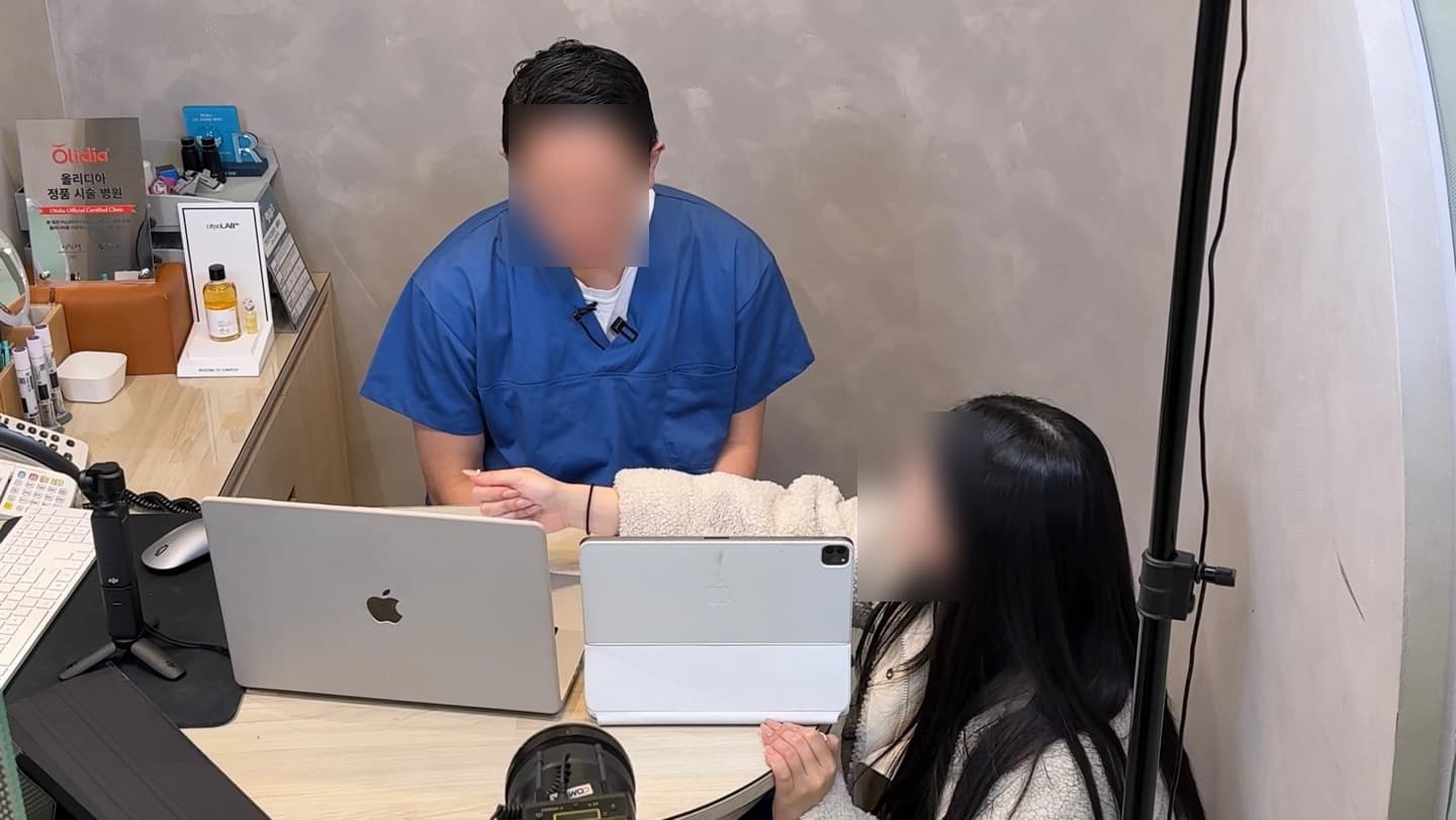 인터뷰 촬영 현장 와이드